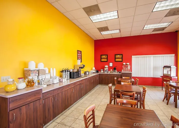 6 Effingham, Il Hotel 3*