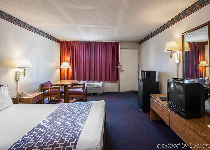 Hotel 6 Effingham, Il