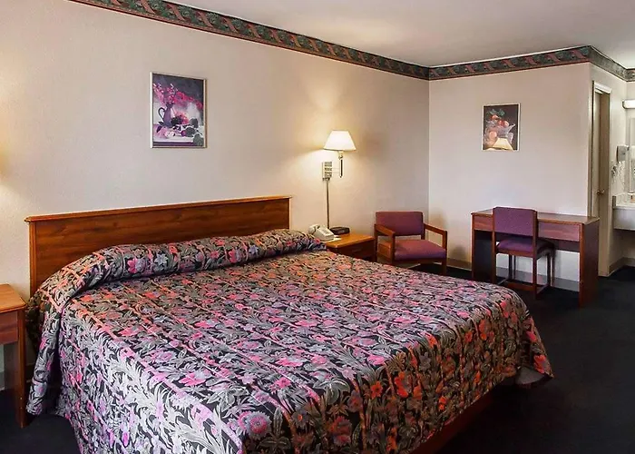 Hotel 6 Effingham, Il