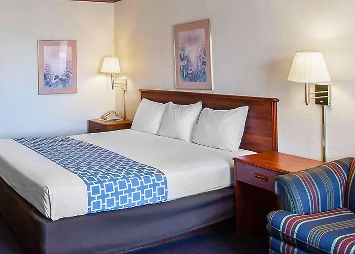 Hotel 6 Effingham, Il